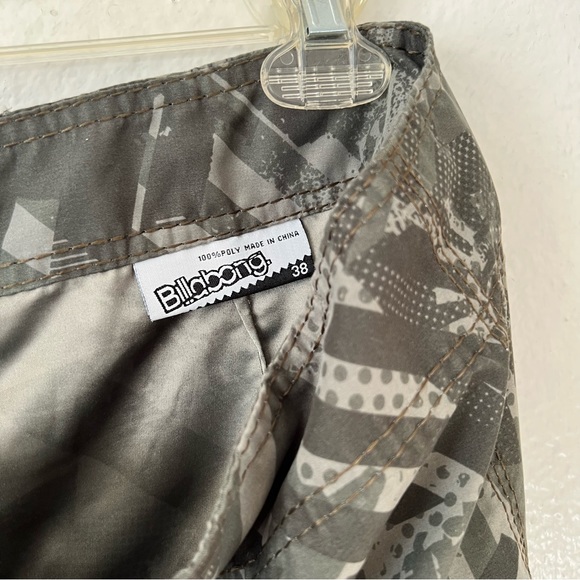 Billabong Board Shorts - Picture 6 of 8